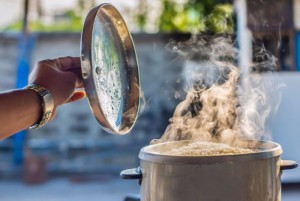 Bí quyết nấu cơm không thiu