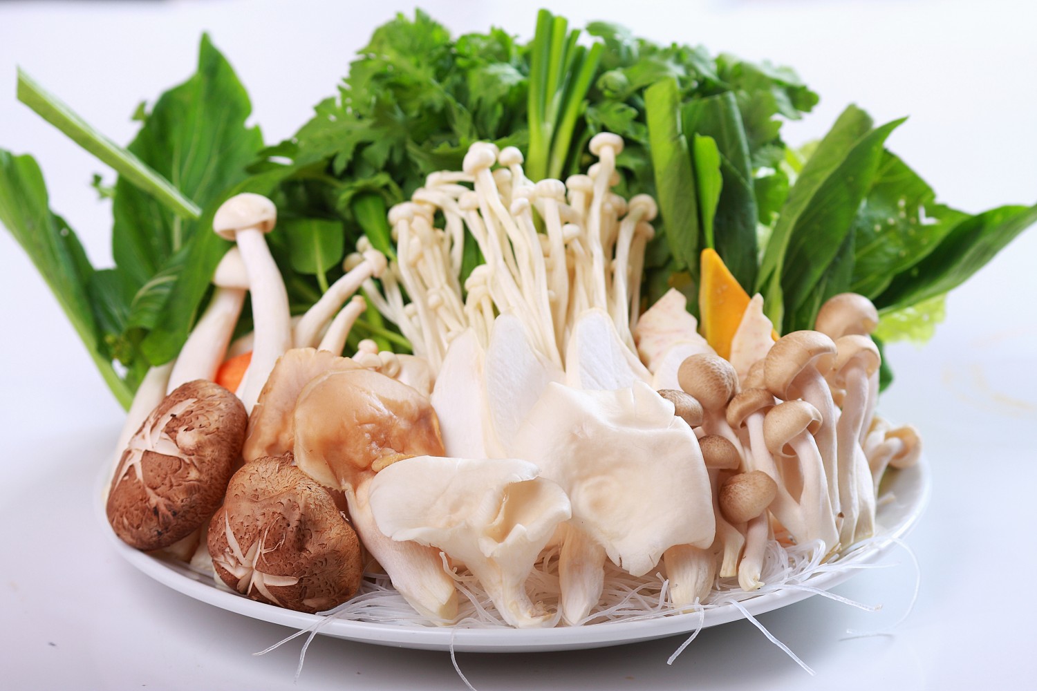 Mach ban cach nau lau nam ga giau dinh duong cho thuc don giam can 2