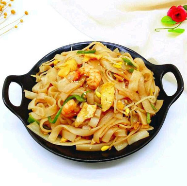 thuong thuc pho xao thom ngon nong hoi cho ngay ban ron