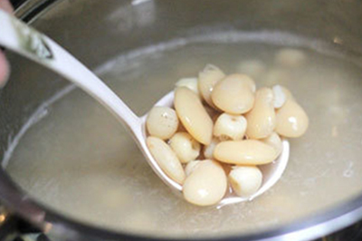 canh bí đỏ đậu ngự hầm với xương 3